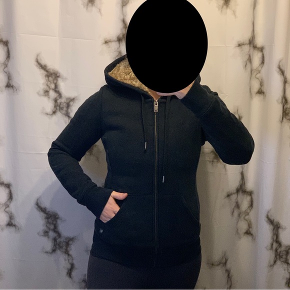 Small TNA Aritzia faux fur lined black hoodie - Picture 2 of 10